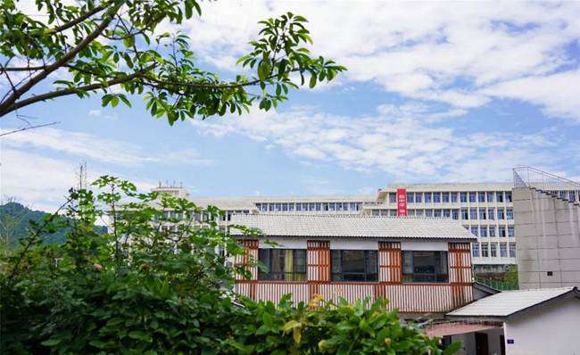 成都市蜀兴职业中学平面设计专业怎么样_成都市蜀兴职业中学是公立学校吗