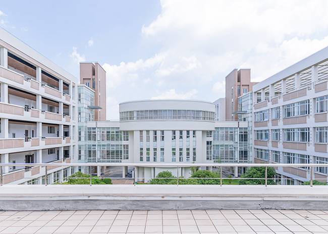 五月花职高|四川五月花技师学院是成都郫县重点职高学校吗
