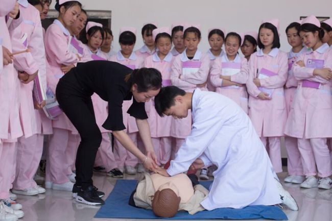 报读成都希望职业学校需要考试吗,读郫县希望职校要多高学历