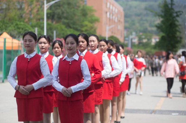 报读成都希望职业学校需要考试吗,读郫县希望职校要多高学历