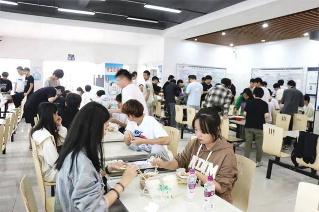 四川五月花技师学院有高中部吗,五月花可以读高中吗